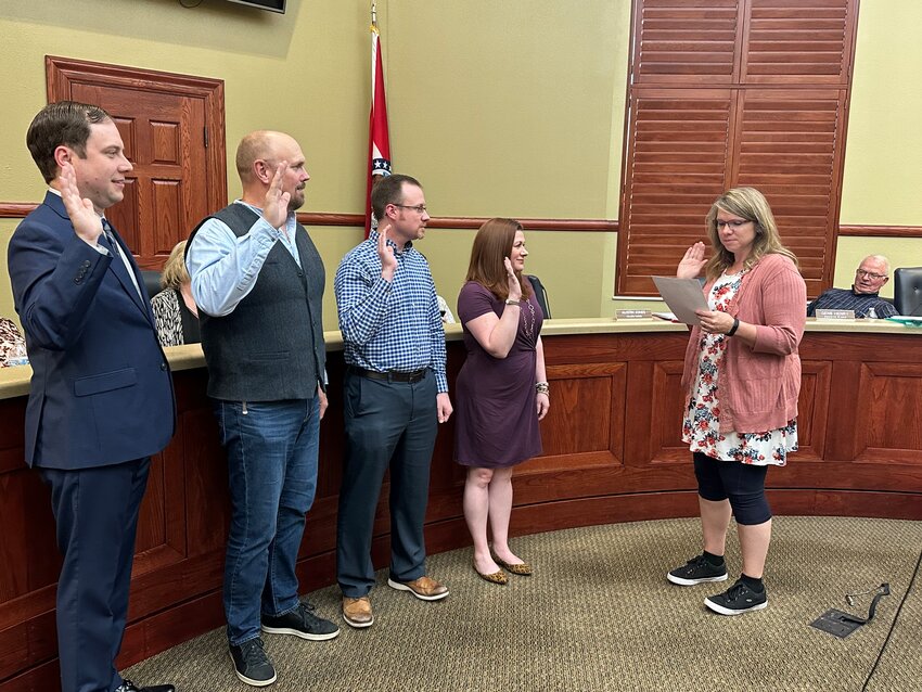 City Clerk Wendee Seatin (pictured far right) gave the Oaths of Office to the newly (and re-elected) city council persons. Left to right are: Daniel Wilson, Roger House, Austin Jones, and Shelley Nelson.