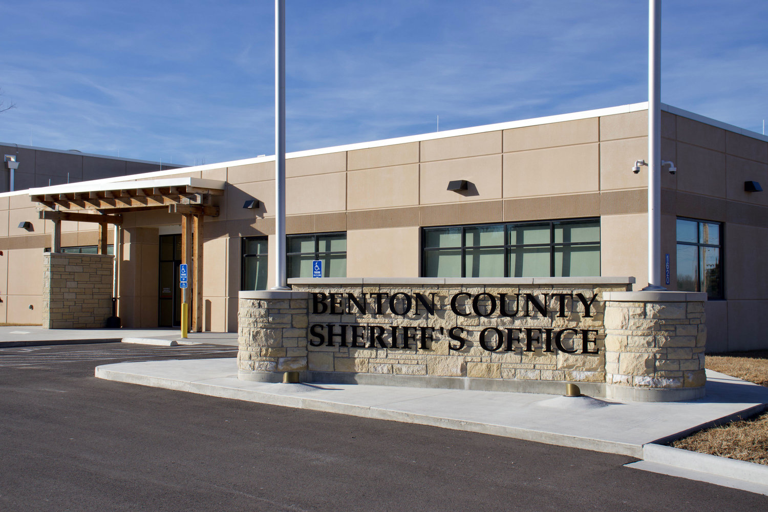 County Jail Cells Now Hold Federal Inmates Benton County Enterprise 