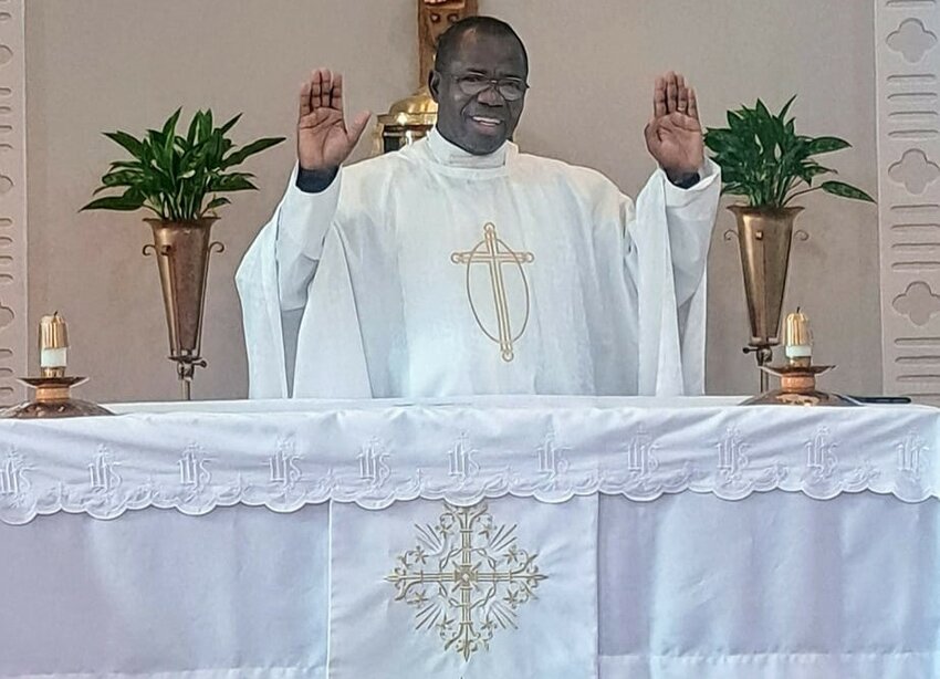 Father Henry Ussher, a priest of the Diocese of Wiawso, Ghana, who is pastor of St. Clement Parish in St. Clement, St. Joseph Parish in Louisiana and the Mission of Queen of Peace in Clarksville, offers Mass in St. Joseph Church in Louisiana.