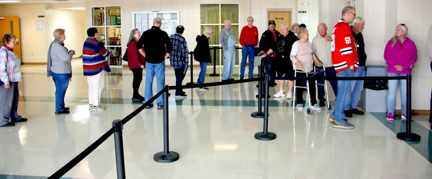 Voters lined up to cast their ballots on Mpnday.