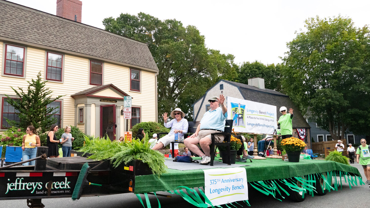 Longevity Bench float, which took “Most Ecological” award. 