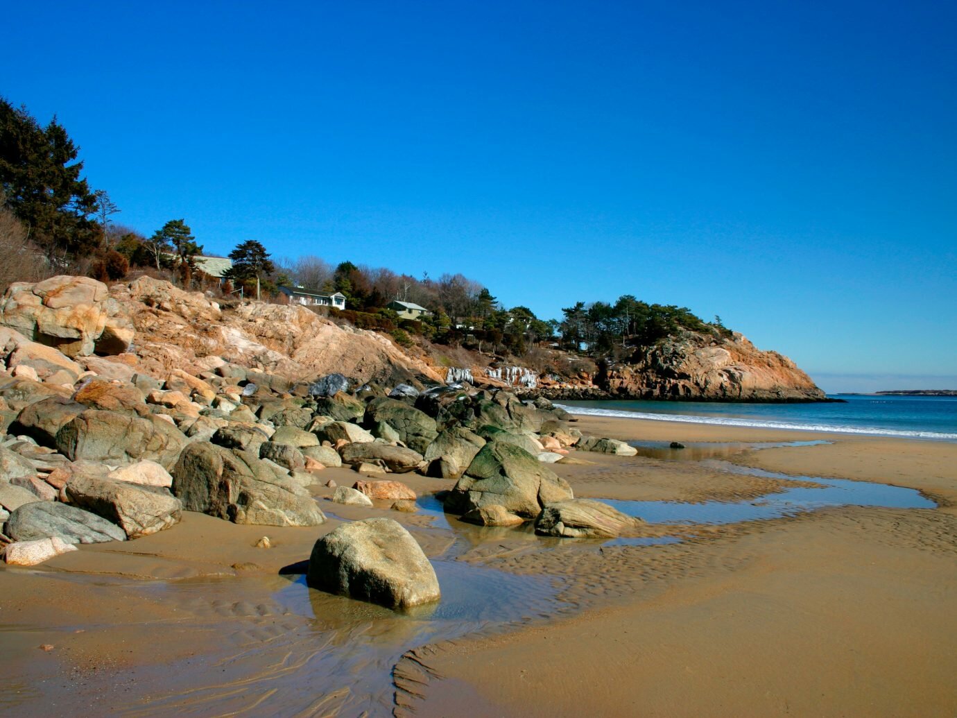 MARCH | Singing Beach Named Tenth Most Beautiful Beach In US On February 27, 2020 Jetsetter Magazine released its list of the 11 best beaches in the U.S., which included Singing Beach in the tenth-place spot.  The national magazine noted Manchester’s “sleepy harbor, shingled houses, and charming main street” along with Singing Beach’s unique ability to squeak under your feet.  Other beaches on the list also included Ditch Plains Beach (No. 1) in New York, Baker Beach (No. 2) in San Francisco, Waipio Valley Beach (No. 3) on Big Island Hawaii, as well as Goose Rocks Beach (No. 8), which is only an hour and a half away in Maine.  