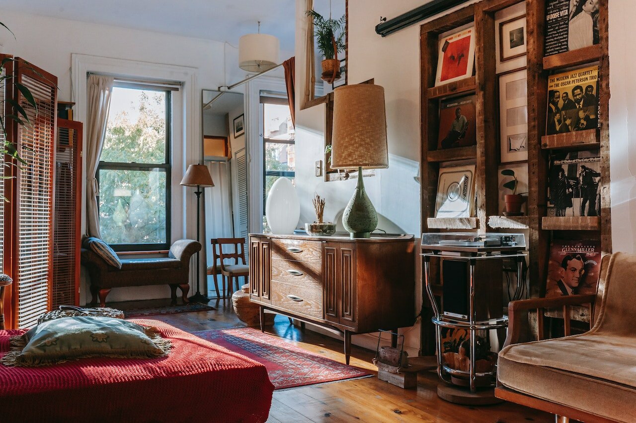 Here in New England, Jen Coles writes, spaces and sightlines can be “wonky.” But there are some pro tips to make spaces feel great to live in.