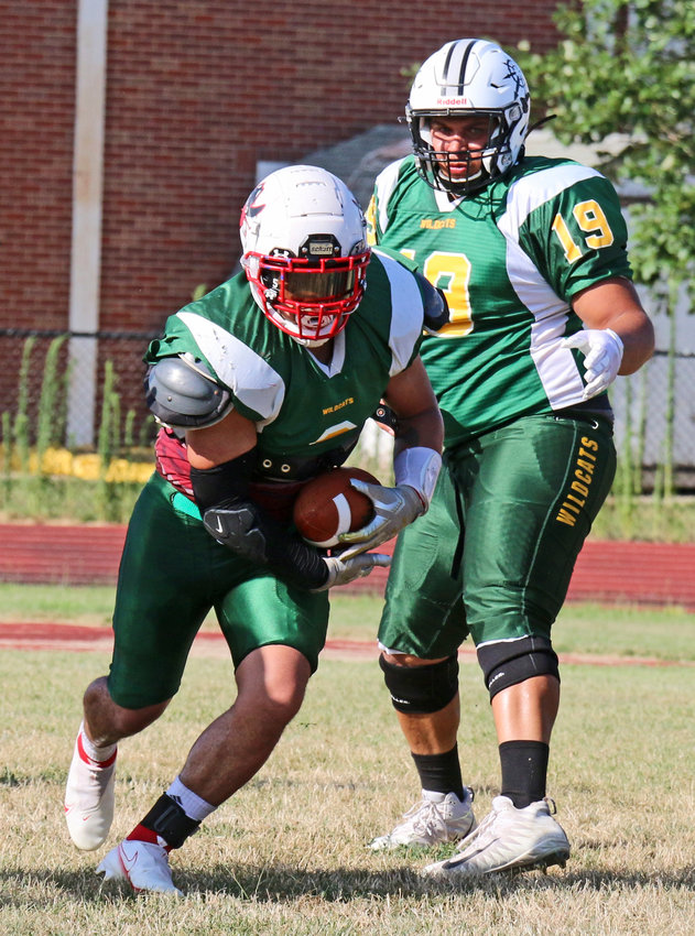 Blair semi-pro football team tops North Iowa Knights, 32-30