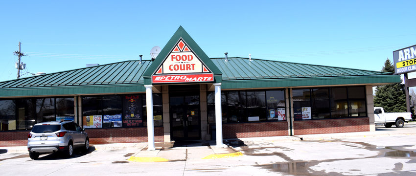 Nebraska Iowa Supply Company Works To Feed Those In Need 