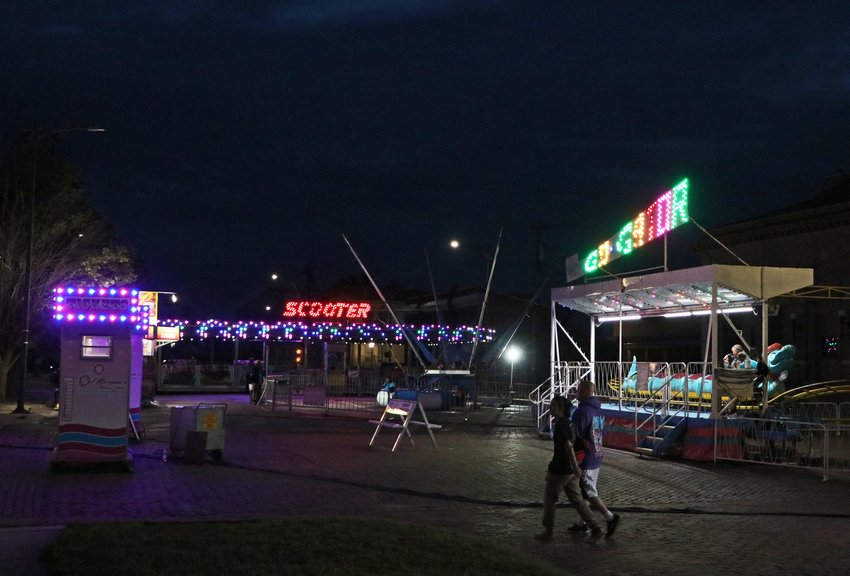 Thursday's intermittent rain kept the late night crowd light at the Gateway to the West Days carnival in Blair.