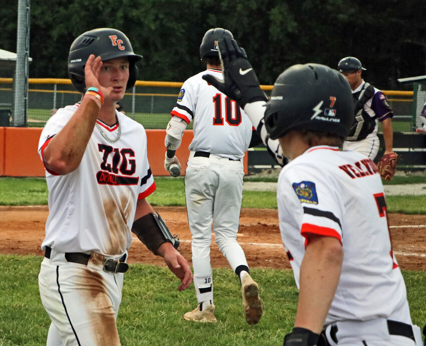 Rain cuts Fort Calhoun Seniors' game short | Washington County Enterprise