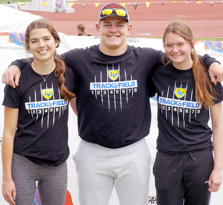 Congratulations to Raider Athletes Malorie Weakland, Logan Booth and Kylie Kloster who qualified to compete at the 2022 Nebraska State Track and Field Meet held in Omaha at Burke High School Stadium.  Malorie, Logan and Kylie have worked hard throughout the track season to be able to compete at the state level.