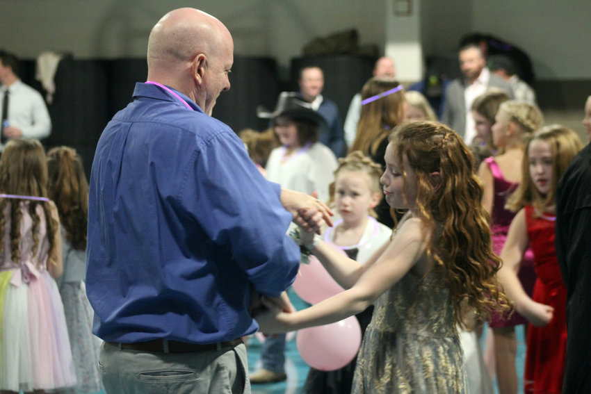 The Arlington Parent-Teacher Organization hosted its Sweetheart Daddy/Daughter Dance Saturday evening at Arlington Elementary in the blue gym.