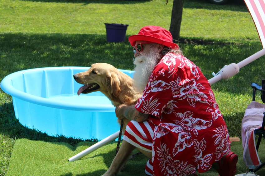 The Jeanette Hunt - Blair Animal Shelter held its Christmas in July event Saturday morning. There, families could bring in their pets to take photos with a summer-dressed Santa.