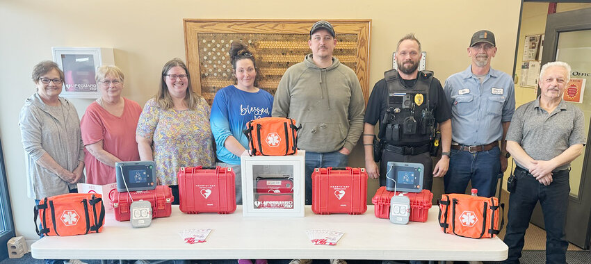 One of the accomplishments for the Lyons PD, various organizations, and departments in the community was being awarded the grant that was approved for new AEDs, First Aid kits and Stop the Bleed Kits..From Left to Right.(first person is a board member of Happy Days Senior Center and the next 3 are Senior Center Employees).Lori Jensen, Sandra Fuoss, Carmen Druckenmiller, Hailey Wolf, City Employee Joel Fredrickson, Chief Svendsen, City Employee Ron Daberkow, LifeguardMD Rep Al Hoover.