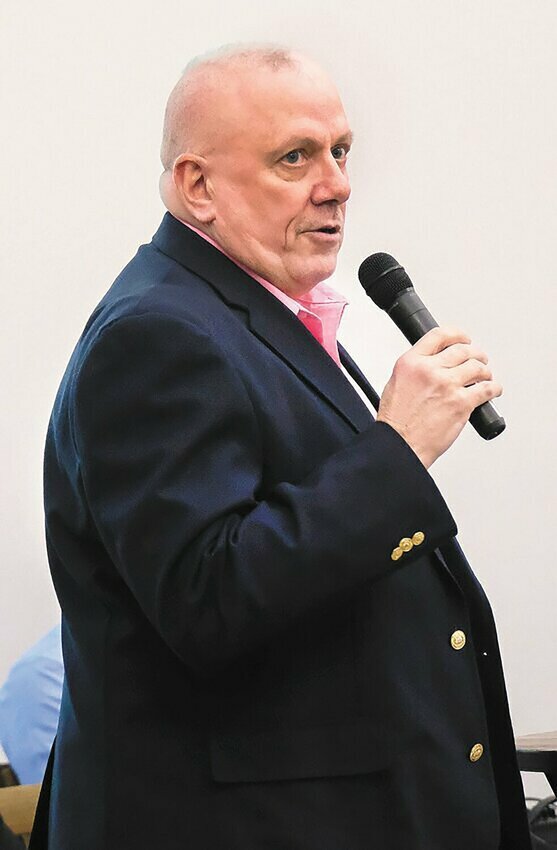 A petition calling for the recall of Fort Calhoun Mayor Mitch Robinson has been organized.