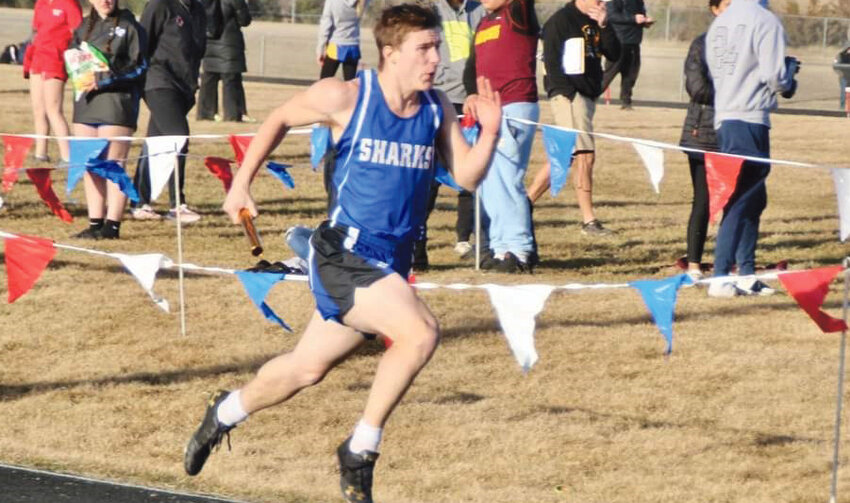 I/LP&rsquo;s Nathan Enninga finishes strong during the anchor leg in the 4X100 at the Sno Bird Invitational.