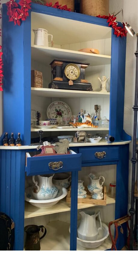 After being closed for several years, the De Smet Trading Company is open again and filled with a variety of antiques including furniture, home d&eacute;cor, glassware and pottery.
