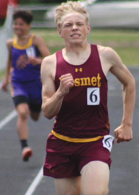 Owen Anderson won the boys 400-meter dash at the Arlington Last Chance Track meet.