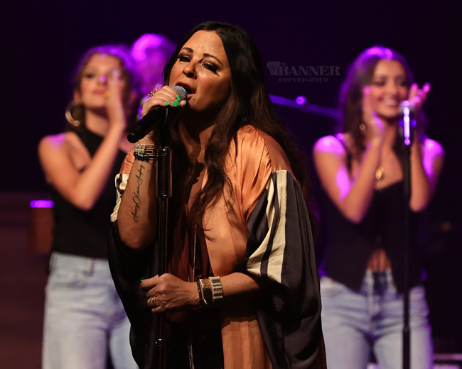 Sara Evans performed to an appreciative audience at The Dixie Performing Arts Center in Huntingdon.