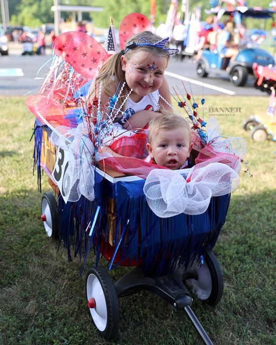 Ellie and Samuel Everett are ready for the parade.