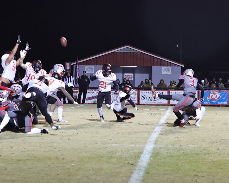 Zach Aird boots the winning field goal with just four seconds remaining. Tate Surber held the ball.