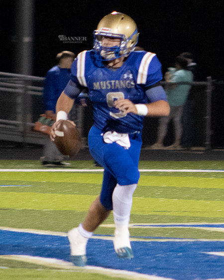 Gray Eubanks looking for a receiver against Westview.