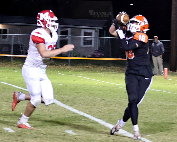 Drake Lehmkuhl hauls in a Kyzer Crochet pass for a touchdown.