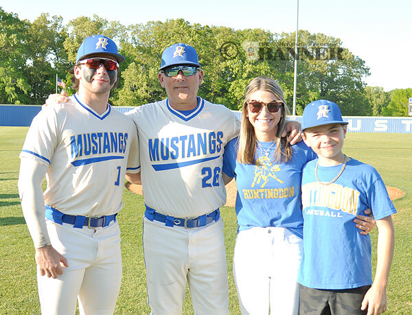 20260422-114248-faa-web2-Eubanks-dedication-family-DSC_0015.jpg