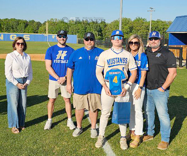 20260423-111233-b77-web2-HHS-BB-seniors-Bennett.jpg