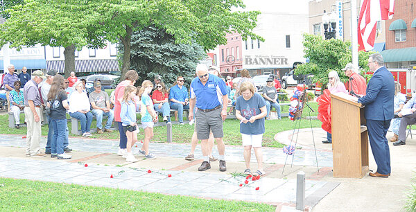 20260525-151104-b60-web2-McK-Mem-Day-roses-DSC_0071.jpg