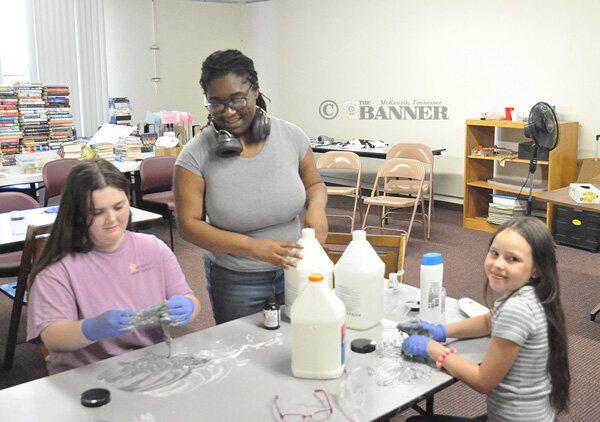 McKenzie Memorial Library Summer Readers Get Crafty