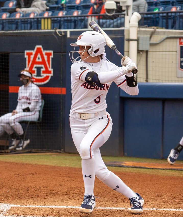 Former Curry star Kaylee Horton went 2 for 4 with a run scored for the Auburn Tigers in a 5-4 win against No. 19 South Carolina.