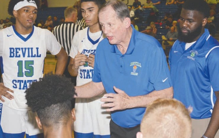 Former Beviil State coach Tommy Suitts passed away on Saturday at the age of 74. Suitts coached the Bears for three years, stepping down from his post in August of 2020.