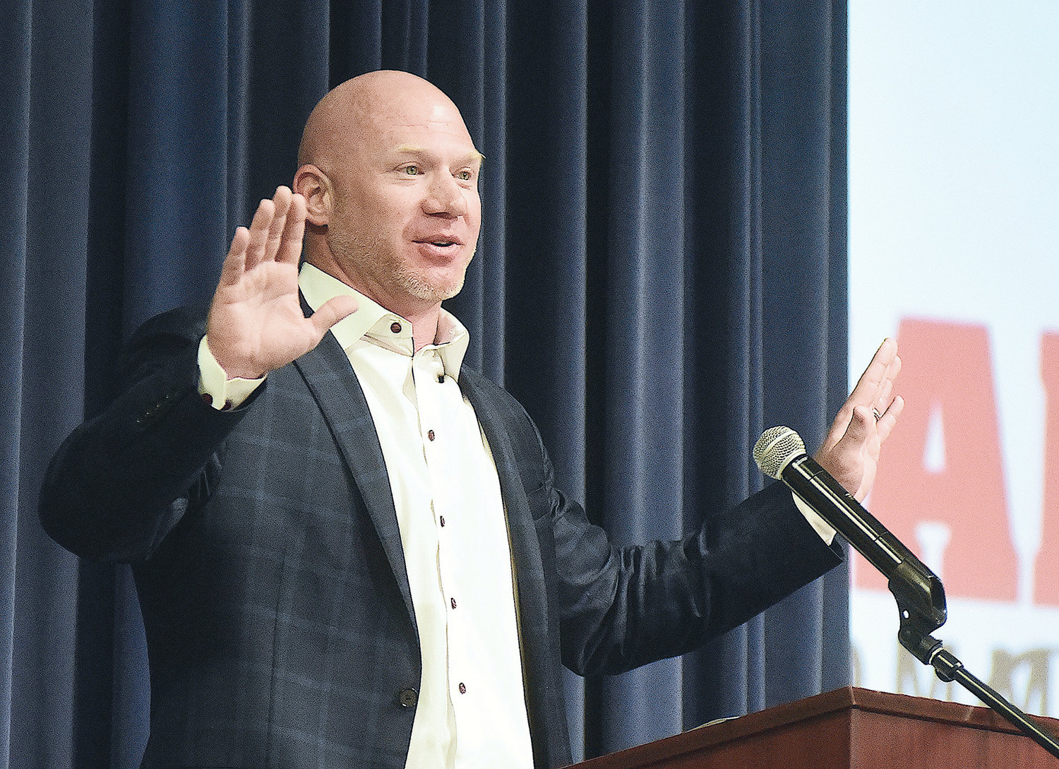 Yea, yea, yea!' Alabama assistant speaks to Chamber of Commerce | Daily  Mountain Eagle