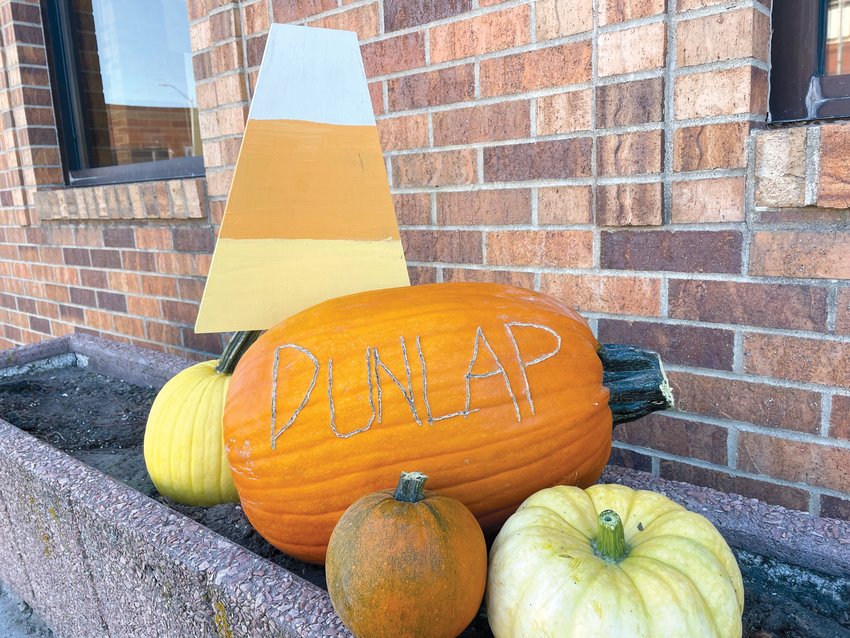 The Dunlap Flower Club made sure the businesses of Main Street showed plenty of holiday spirit during the month of October.