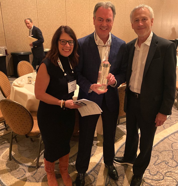 Patty Slusher, director of programming with America's Newspapers; Chris Reen, president and CEO of Clarity Media Group; and Dean Ridings, CEO of America's Newspapers.  Reen is the 2022 recipient of the Frank W. Mayborn Leadership Award. (Photo by Amy Reen)