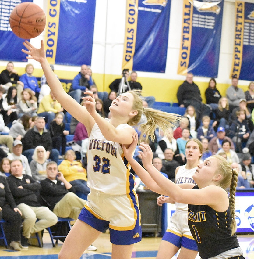 Wilton's Jozalynn Zaiser goes to the basket for a layup against Durant.
