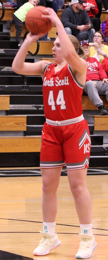 Junior forward/center KK Farnum shot and made the Lancers' two technical free throws on Friday.