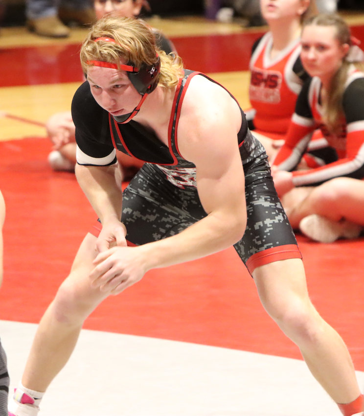 Senior AJ Petersen, ranked No. 3 at 195, has his sights set on the state title in Des Moines after winning the district championship.
