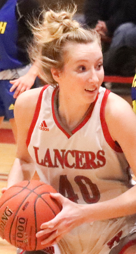 Senior forward Lauren Golinghorst made the all-MAC first team for the second year in a row. She ranked third in the MAC with 16.5 points per game.