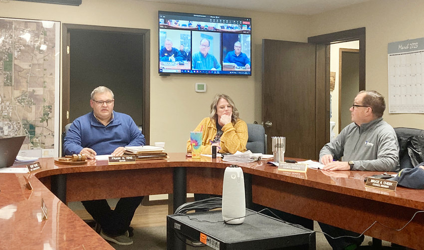 Eldridge mayor Frank King introduces the city's new multi-camera video streaming system at Monday's meeting, with deputy clerk Ashley Lacey, and council member Brian Dockery.