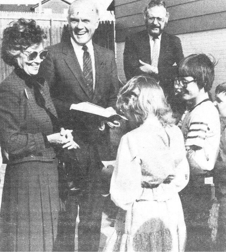 Sen. John and Annie Glenn meet Donahue students at the Davenport Municipal Airport in 1983.