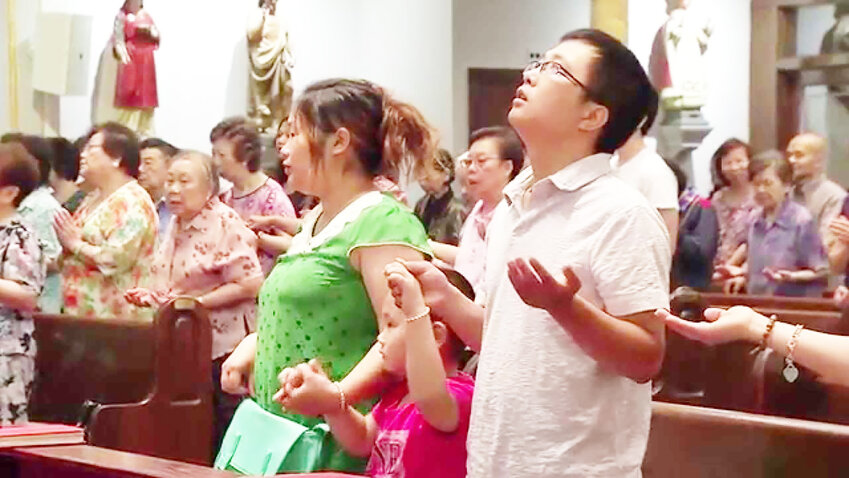 Immigrants worship at St. Anthony&rsquo;s in Davenport.