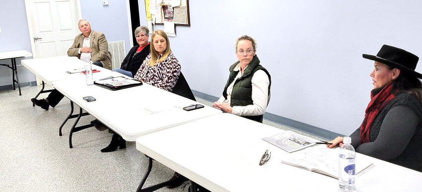 North Scott school board candidates meet with voters Monday, Oct. 30 in Donahue.