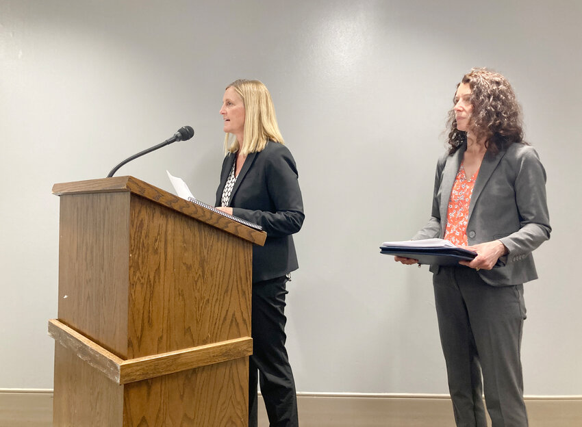 Sarah Bohnsack presents audit findings to Eldridge city council members Monday.