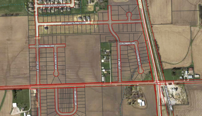 Townsend Farms was platted with this trail space over a natural gas pipeline.