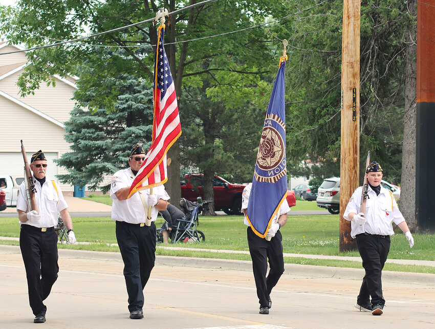 The Blue Grass Legion leads the parade.