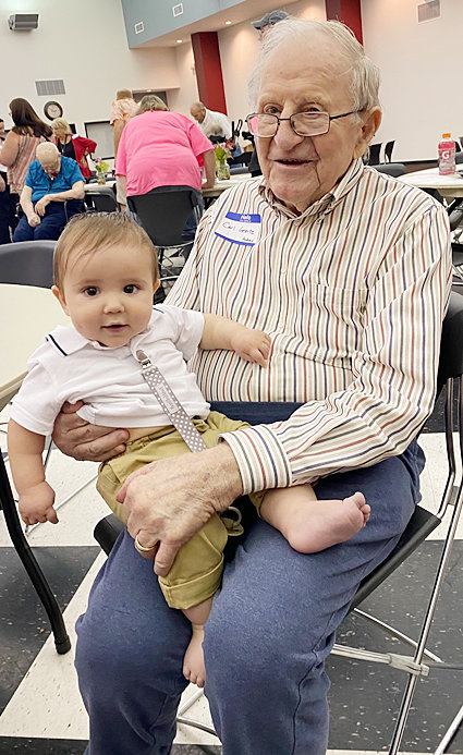 The eldest, Carl Geertz, age 99, and the youngest, Oliver Kaufmann, age 7 months, at the 106th Kaufmann Reunion.