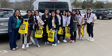 Latinas de West Liberty asistieron a la conferencia en la Universidad de Iowa. West Liberty Latina youth attended the conference at the University of Iowa.
