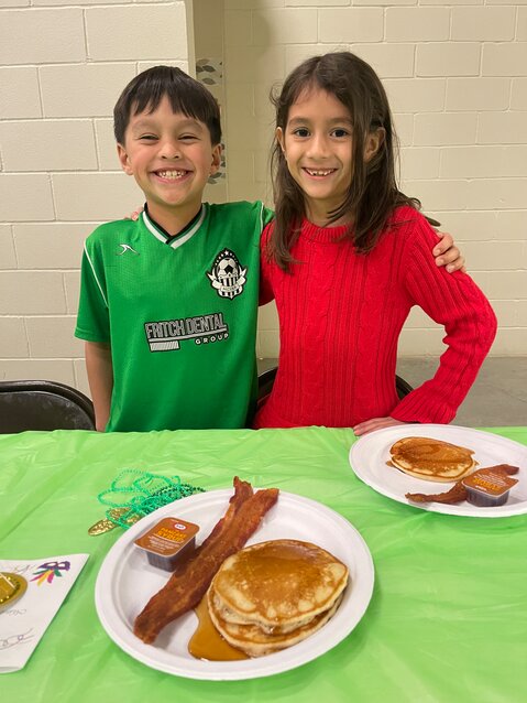 Evelyn and Ciel enjoy pancakes and bacon!