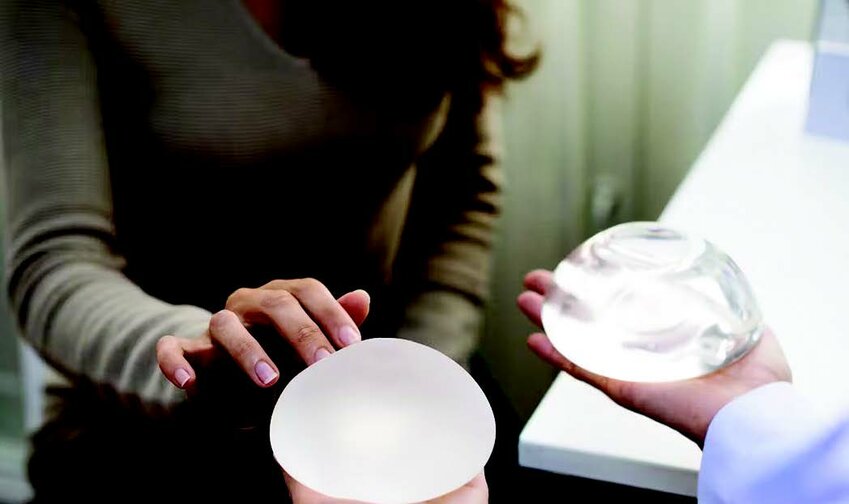 The Cleveland Clinic reports that more than 300,000 breast implant procedures are performed in the United States each year.