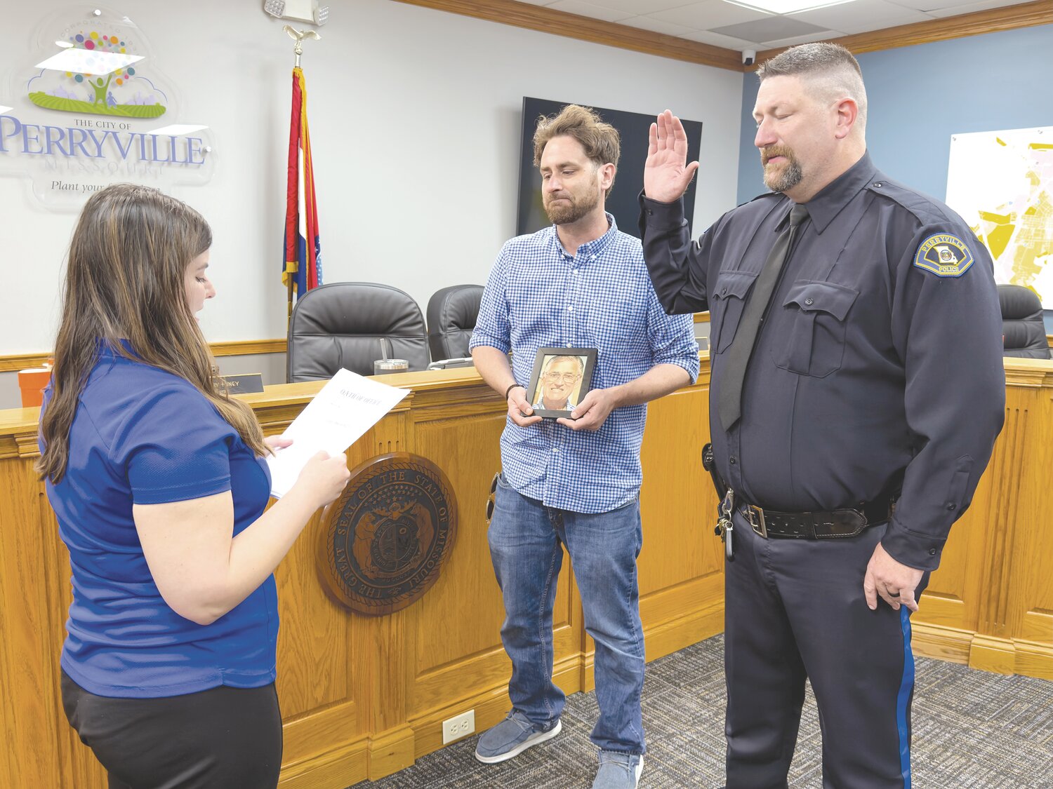 Dustin Miller sworn in as Perryville police chief