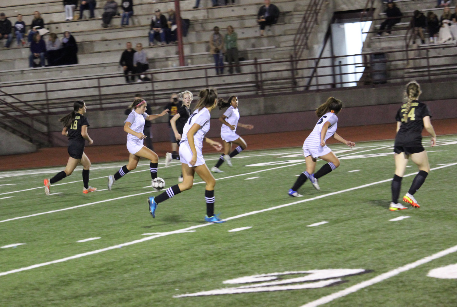 Kristina Roby dribbles through midfield in the Lady Borderites’ 3-0 win at Lakewood September 19.